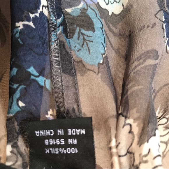 Karen Kane Silk georgette blouse - Picture 6 of 6